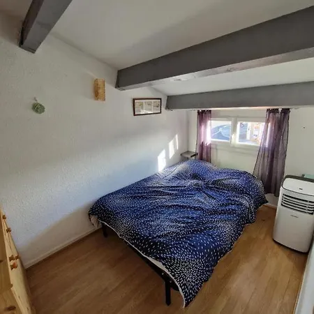Apartament T2 500m De La *